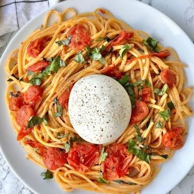 Spaghetti Con Burrata.